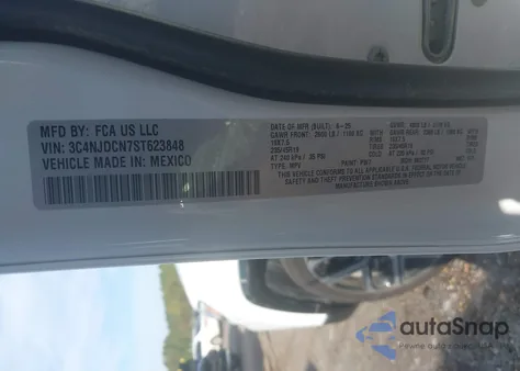 2025 Jeep Compass Limited 4X4 z USA, uszkodzony, nr VIN 3C4NJDCN7ST623848